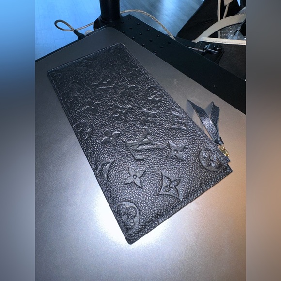 Louis Vuitton Clutch - Picture 3 of 11